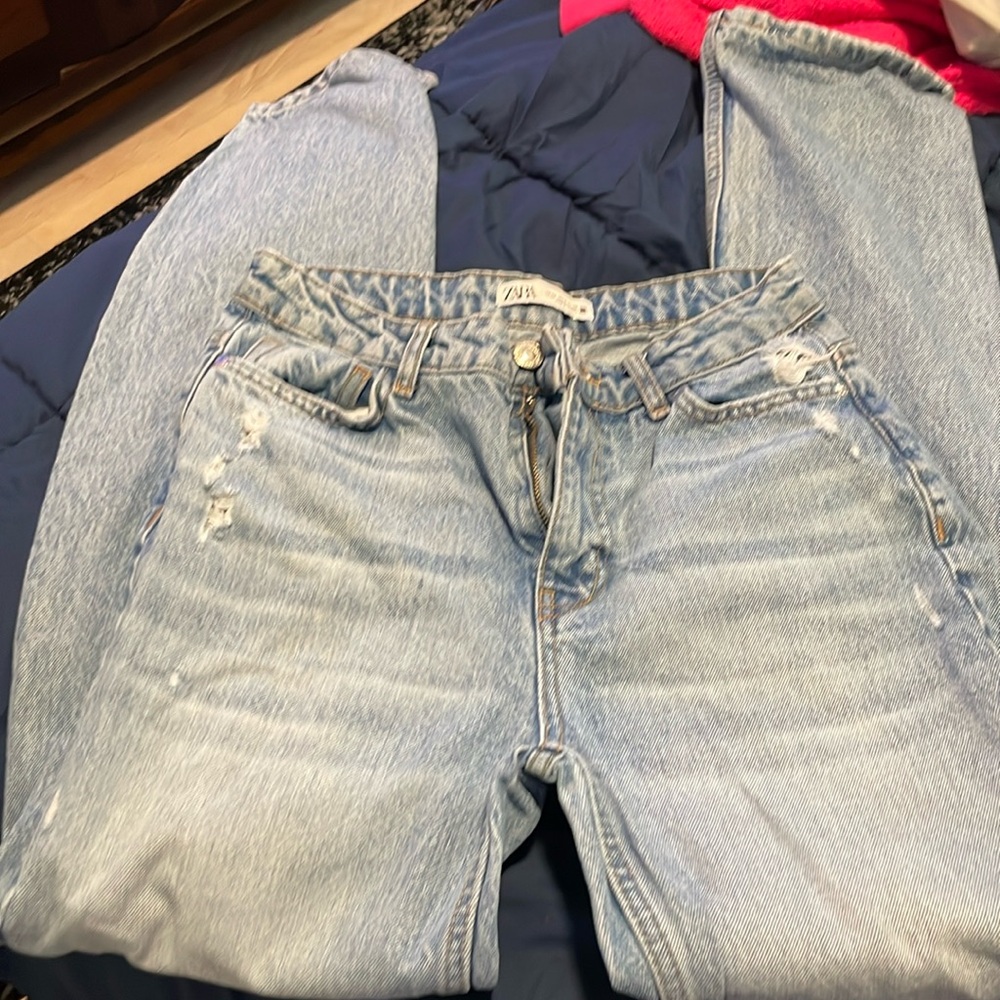 Zara boyfriend distressed fit size 4